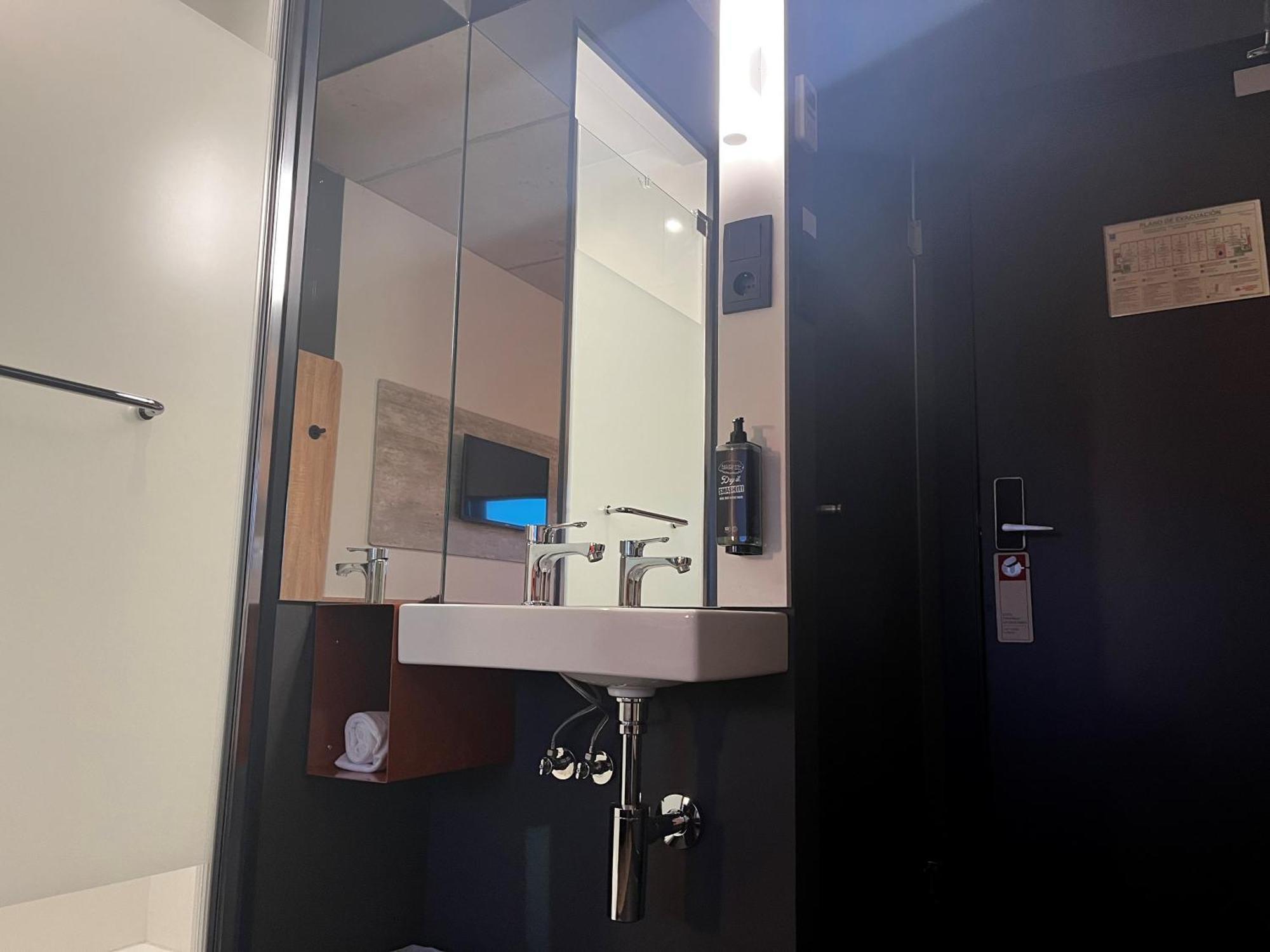 Ibis Budget Madrid Aeropuerto المظهر الخارجي الصورة