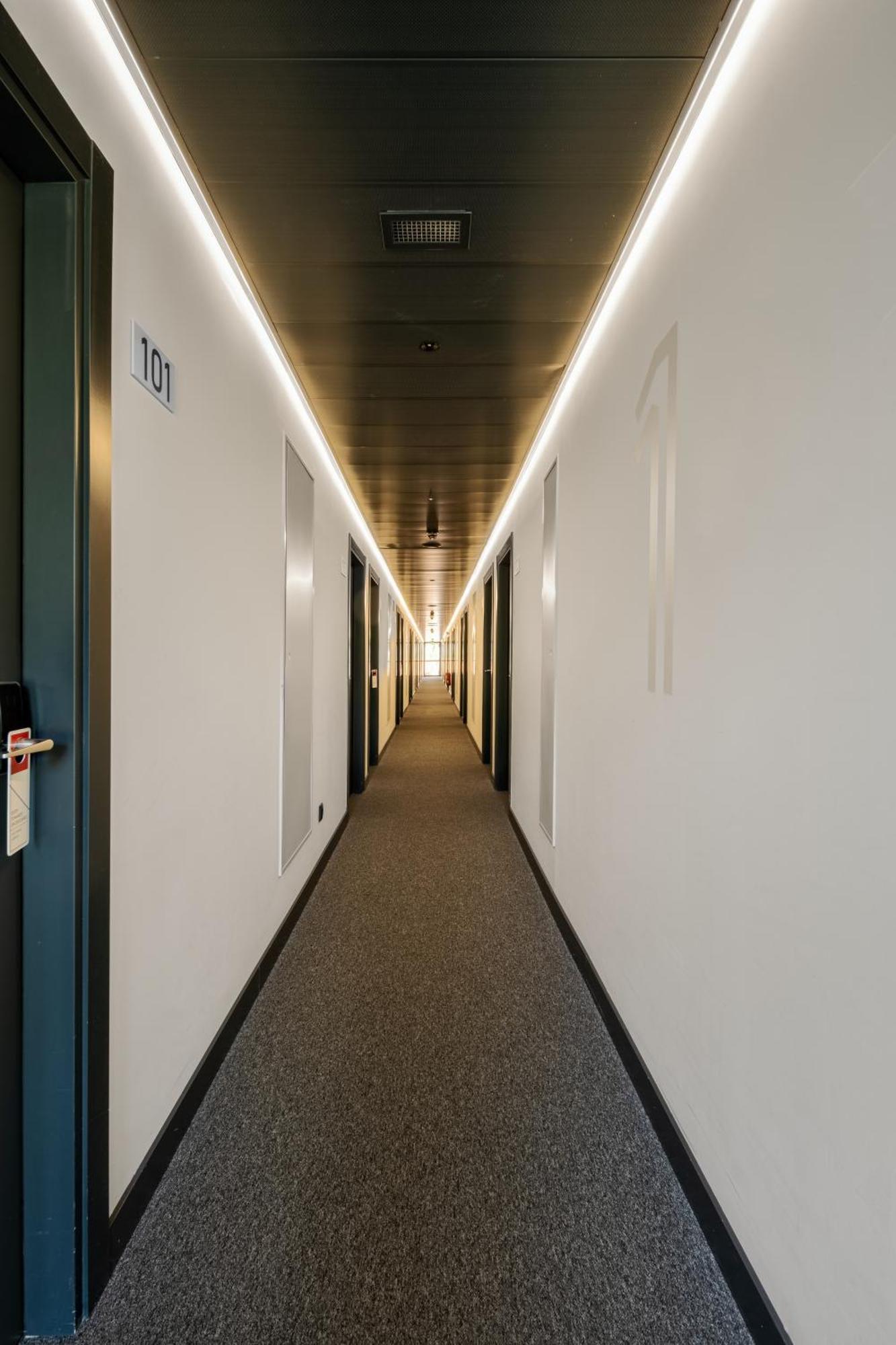 Ibis Budget Madrid Aeropuerto المظهر الخارجي الصورة